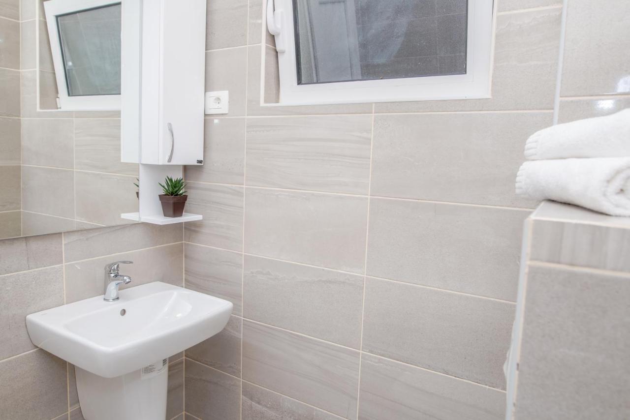 Tina Apartman